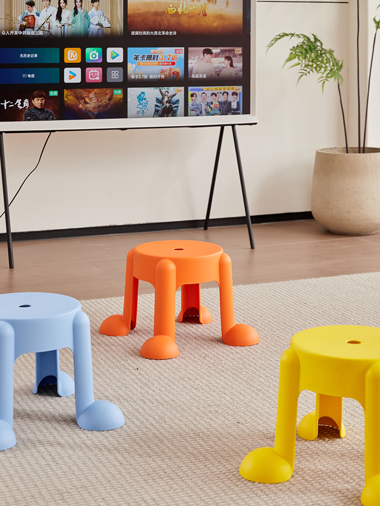 8215 Mickey stool