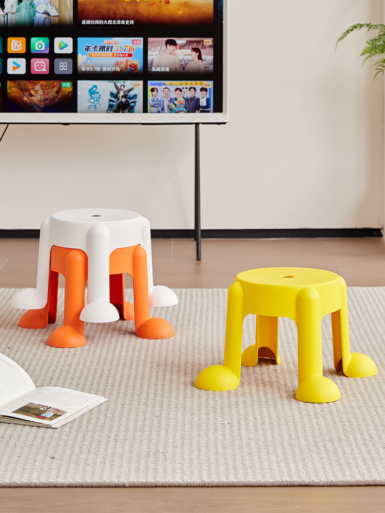 8215 Mickey stool