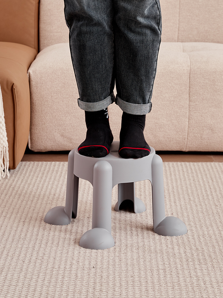 8215 Mickey stool