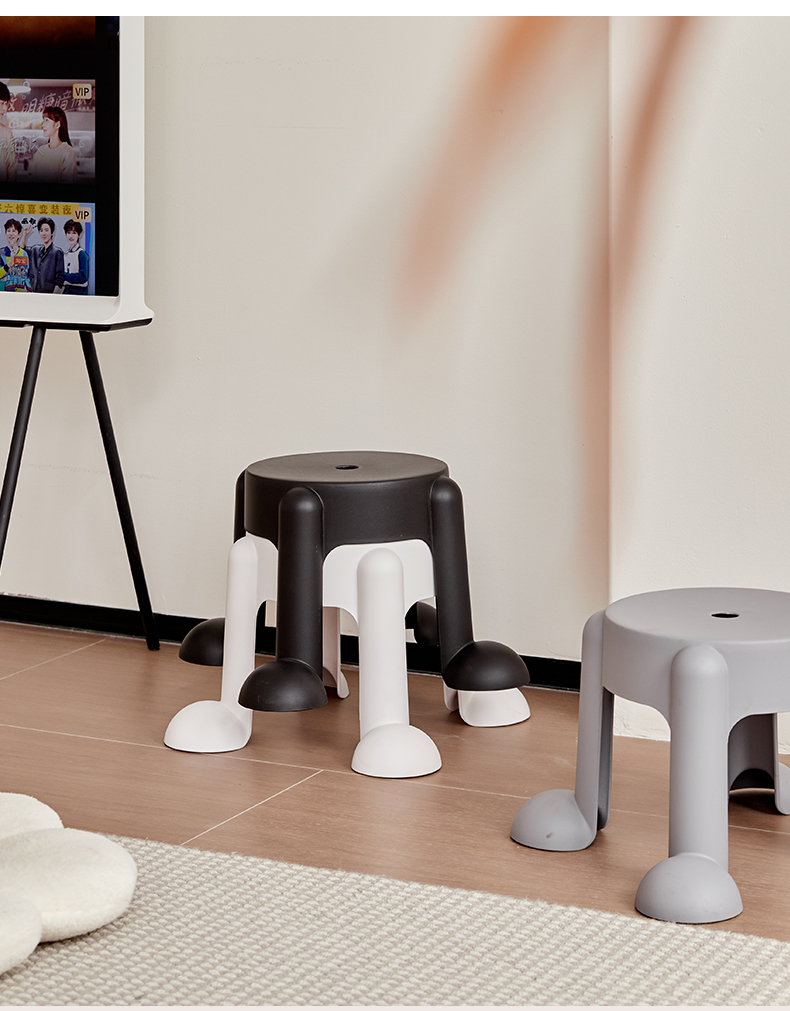 8215 Mickey stool